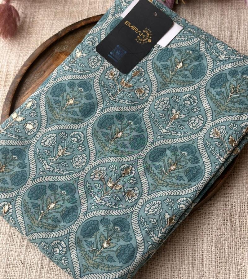  Serene Aqua Elegance - Emerald Green
