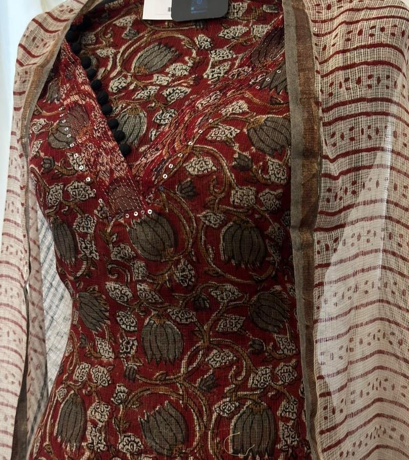 Verdant Grace Kota Doriya - Ruby Red