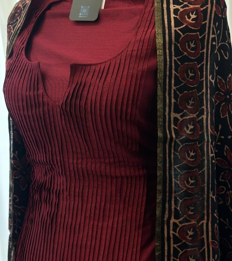 Regal Handblock Elegance - Ruby Red