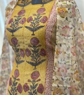     Timeless Silk Chanderi Elegance - Ruby Red