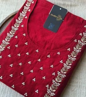 Crimson Floral Elegance - Royal Blue