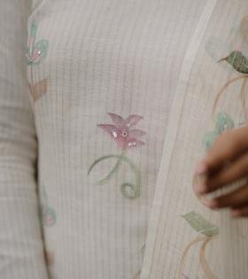 Effortless Grace in Hand-Painted Linen - Mixed Colors