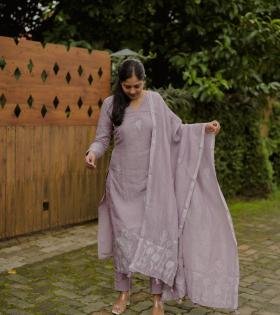 Handcrafted Linen Suit in Lavender - Mixed Colors